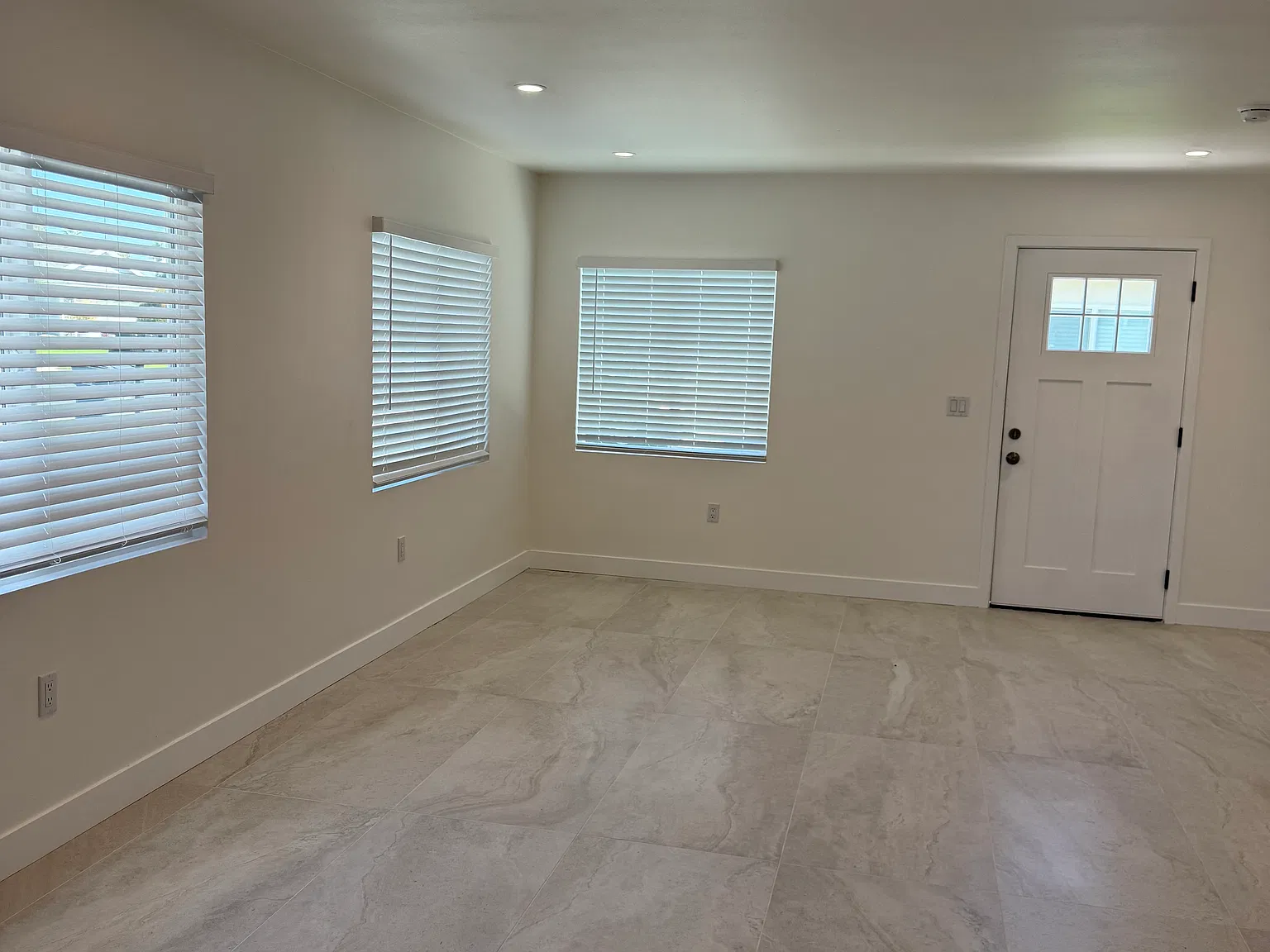 3 bed, 1200 sqft, $3,400 — Photo 3