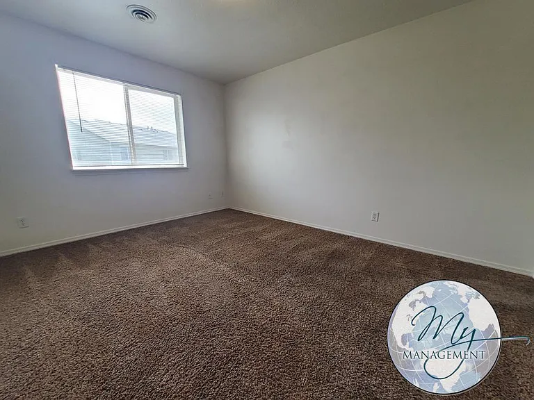 3 bed, 2.0 bath, 1180 sqft, $1,590 — Photo 6