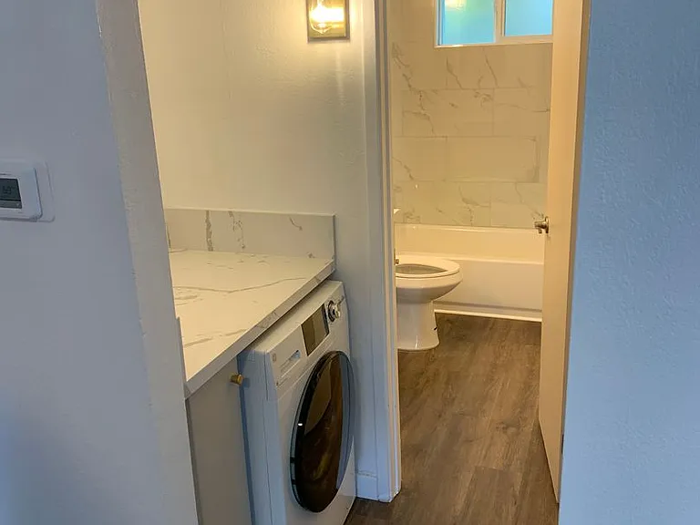 Now Available 1 & 2 Bedroom Renovated Apts! — Photo 9