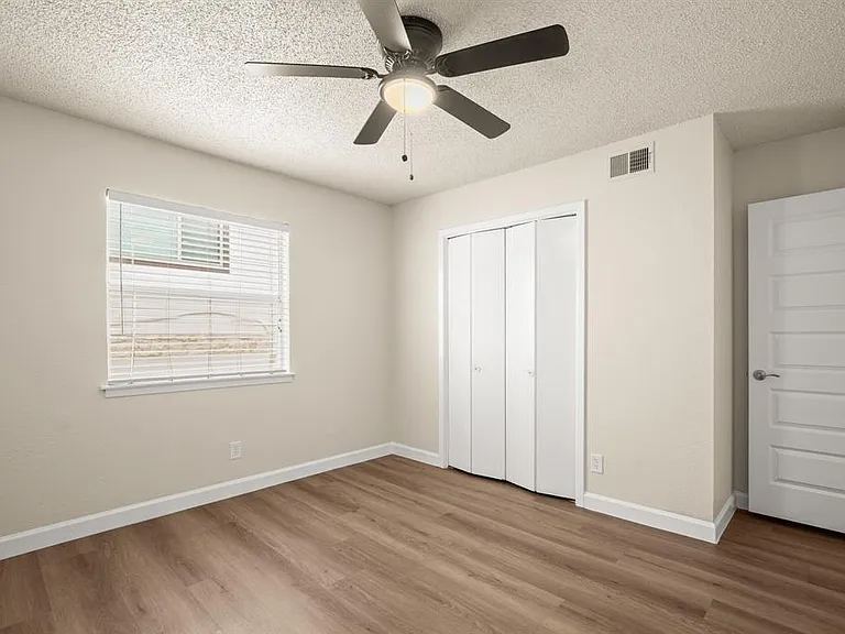2408 Longview St #112 — Photo 10
