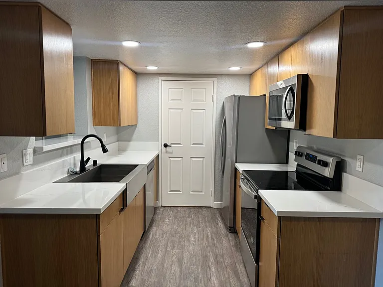 Corona Pointe Resort — Photo 105