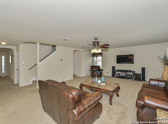 4th image of 639 Diana Dr