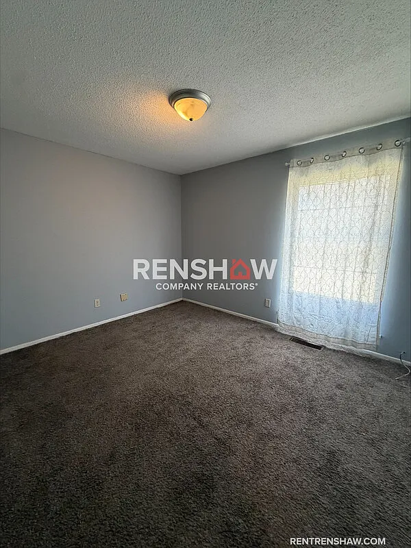 2 bed, 1.0 bath, $825 — Photo 3