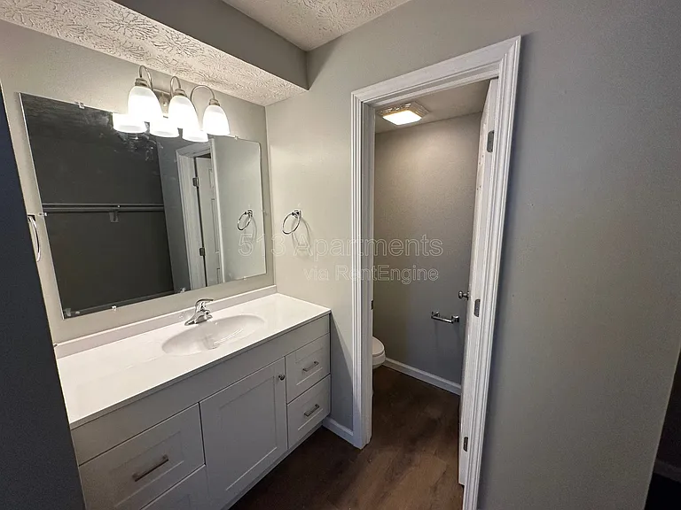 6219 Graceland Ave #4 — Photo 5