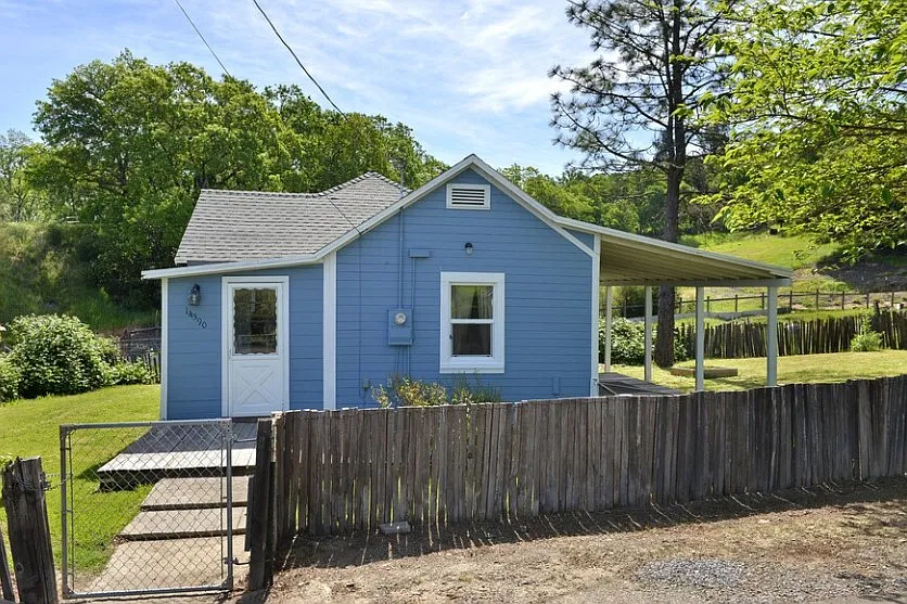 2 bed, 850 sqft, $1,450 — Photo 1