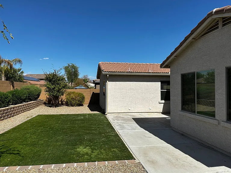18618 W Mountain View Rd — Photo 31