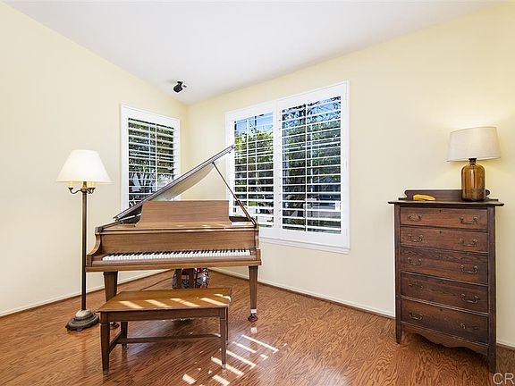 3rd image of 681 Santa Clara Ct