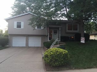 8714 S Glenview Dr, La Vista, NE 68128