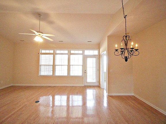 5th image of 4247 Anderson Drive SE