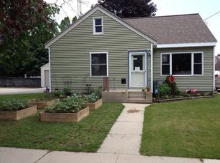 1143 N 16th St, Manitowoc, WI 54220