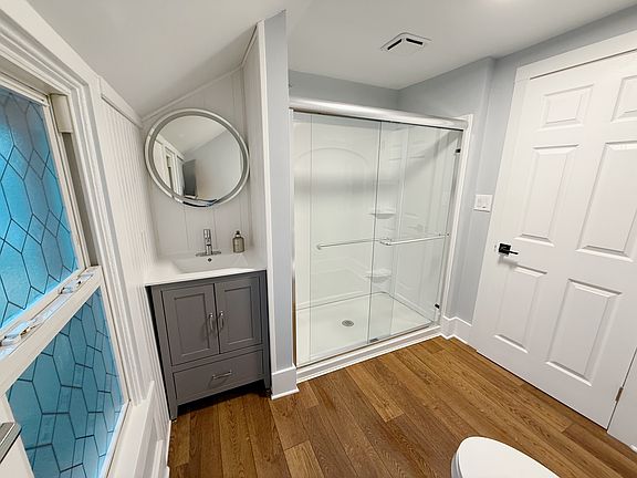 5th image of 107 Van Dam St #2