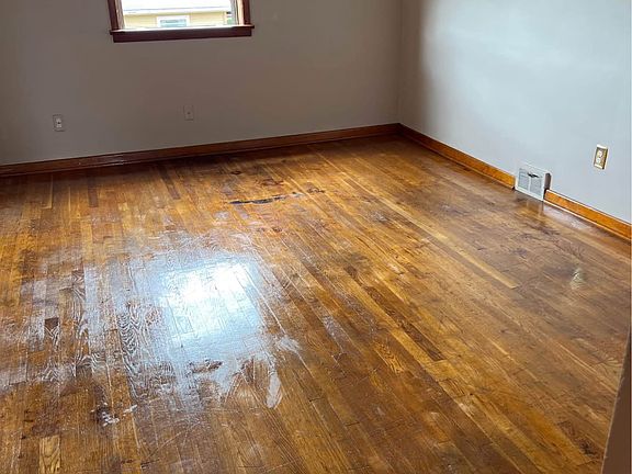 5th image of 1083 Catasauqua Ave