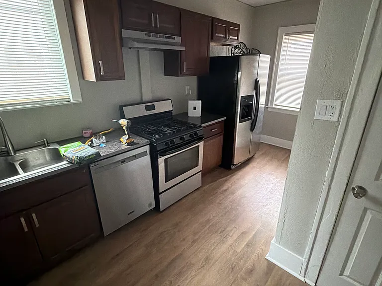15757 Stansbury St — Photo 5
