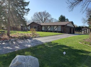 21035 Bramblewood Trl, Brookfield, WI 53045