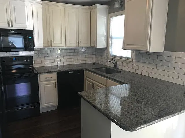 2 bed, 1.5 bath, 1100 sqft, $1,575 — Photo 4