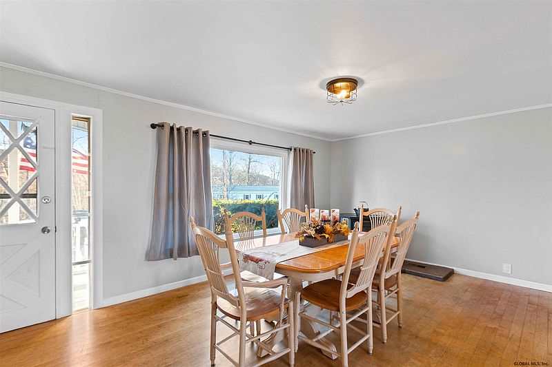 5th image of 257 EVANS Street