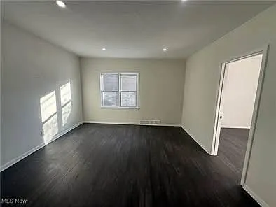 2085 W 11th St #1 — Photo 15