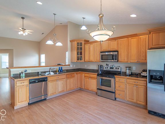 2nd image of 10552 Lookout Ln