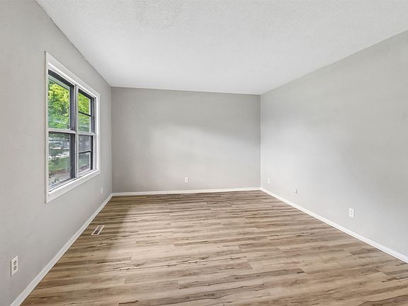 4th image of 1209 Walnut St