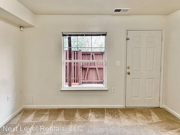 4th image of 131 Moore Dr