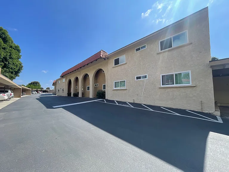 1675 Chapel Dr — Photo 17
