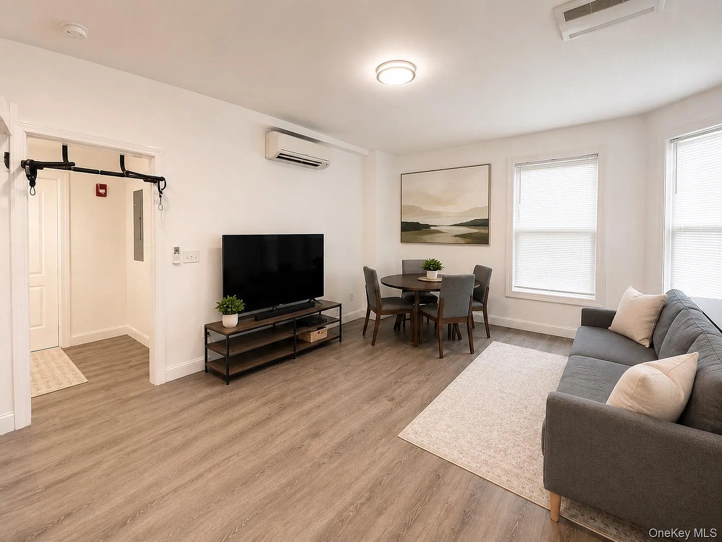 1 bed, 1.0 bath, 700 sqft, $1,950 — Photo 3