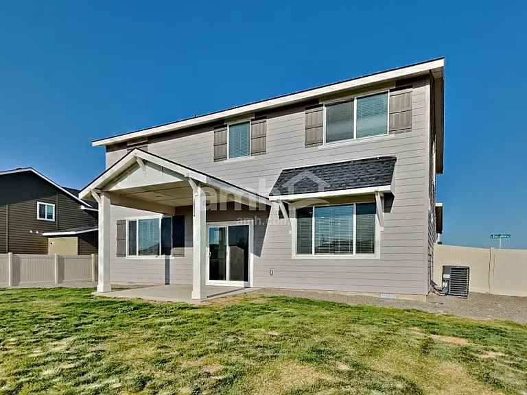1029 N Barkvine Ave — Photo 24