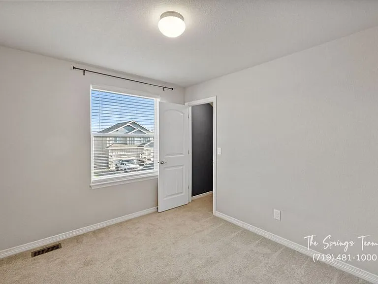 10898 Rowley Dr — Photo 27