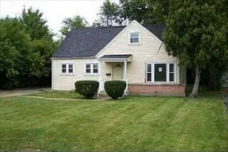 923 N Prater Ave photo 1