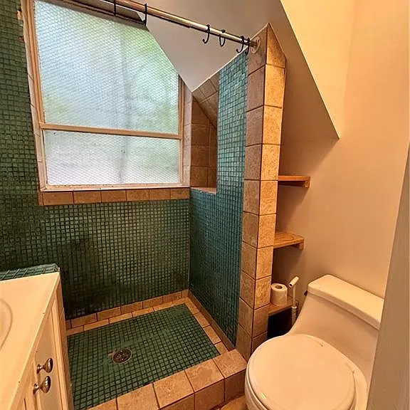 229 Howard St NE — Photo 13