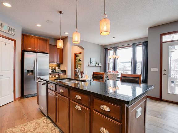 4th image of 3204 Millbrook Cir