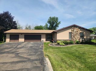 4982 W Golf Course Rd, Sherwood, WI 54169
