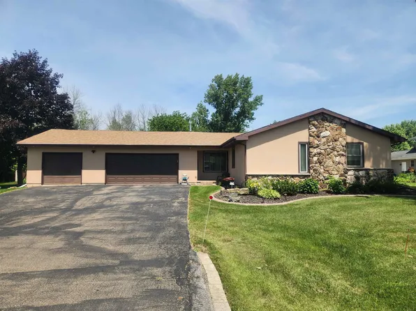 4982 W Golf Course Rd, Sherwood, WI 54169