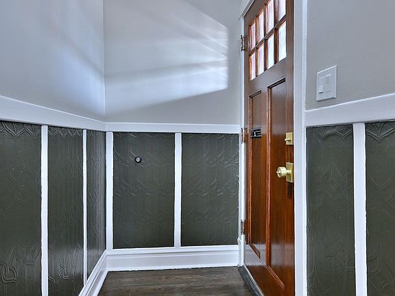 5th image of 3306 Rose St