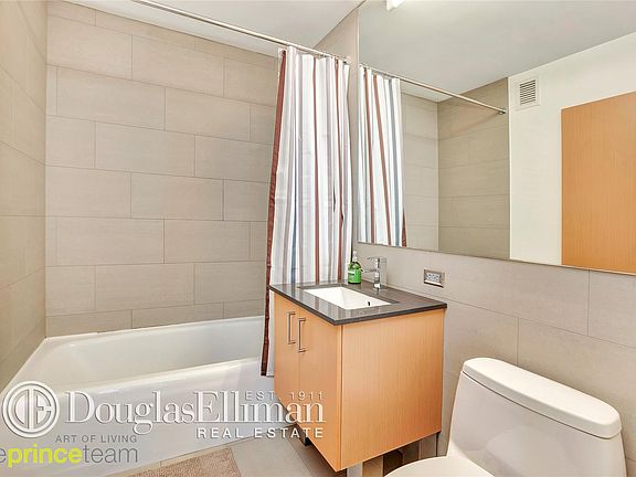 4th image of 8 Spruce St APT 43N