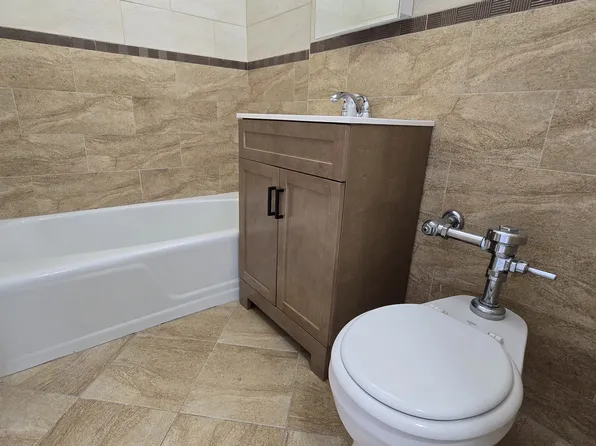 175-20 Wexford Terrace image 8 of 25