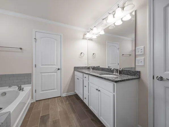 2048 Crampton Grove Way, Cary, NC 27519