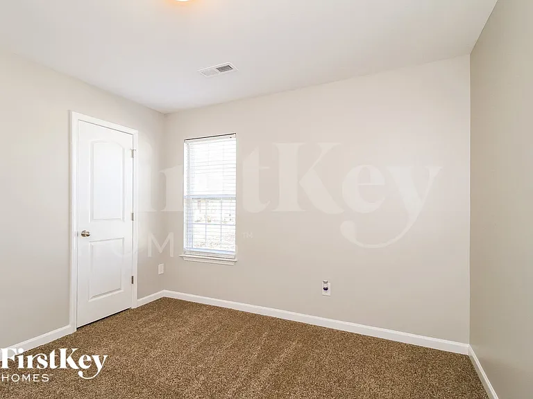 667 Field Crossing Ct — Photo 11