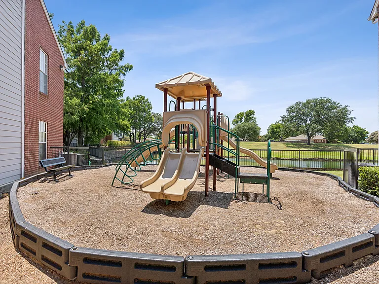 Townlake Of Coppell — Photo 36