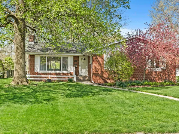 8144 Schreiber Dr, Munster, IN 46321