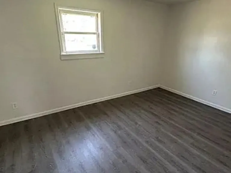 811 Saint Monica Dr — Photo 3