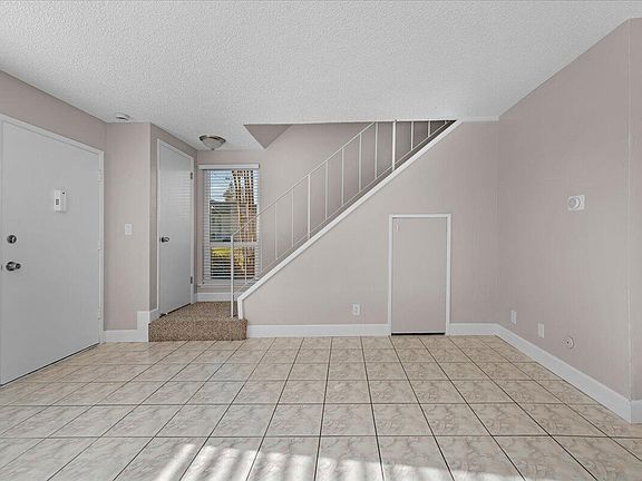 4th image of 5118 E Ashlan Avenue #101