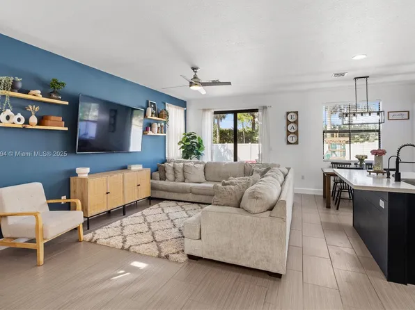 4859 NW 55th Pl, Tamarac, FL 33319