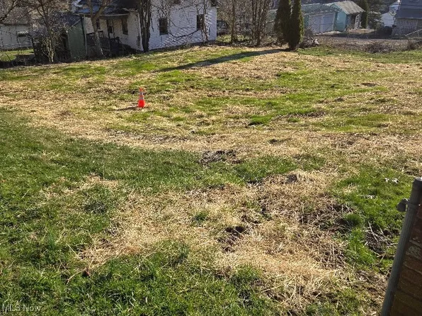 833-841 38th St, Bellaire, OH 43906