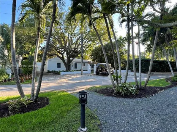 256 NE 85th St, El Portal, FL 33138