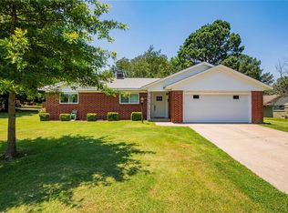 1400 Buena Vista Cir, Springdale, AR 72762