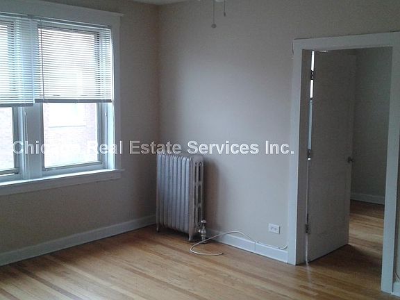 3rd image of 2342 W Morse Ave