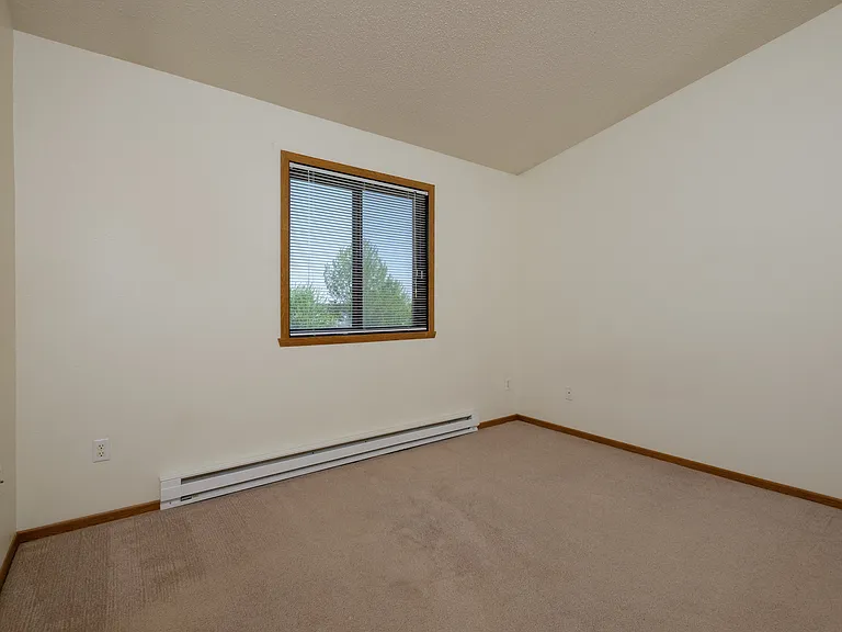 Fargo, ND Bridgeport Apartments | Bedroom