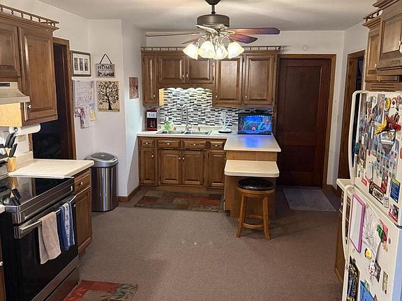 4th image of 2409 N Rapids ROAD