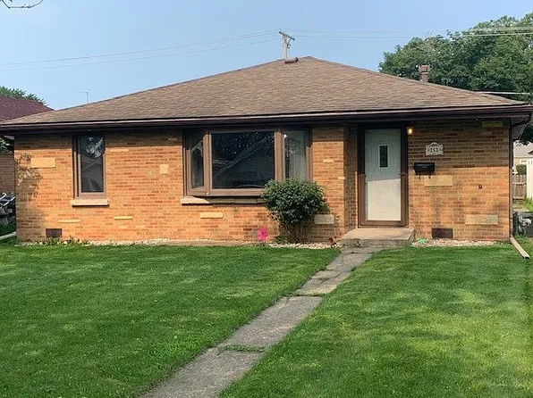 253 N Douglas Ave, Bradley, IL 60915